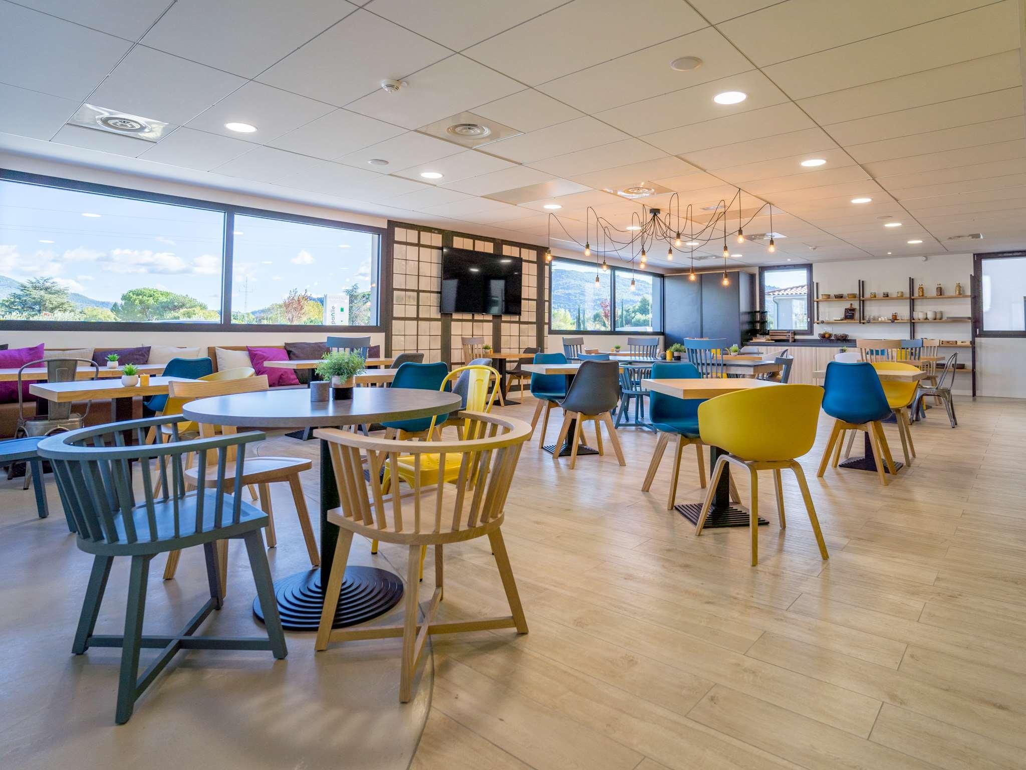 Campanile Marseille Est - Aubagne Hotel Екстериор снимка