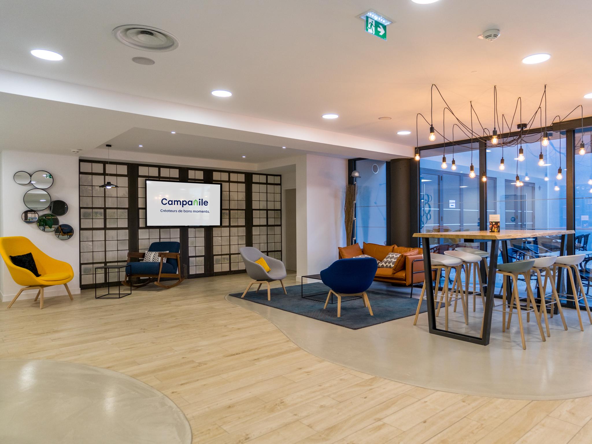 Campanile Marseille Est - Aubagne Hotel Екстериор снимка