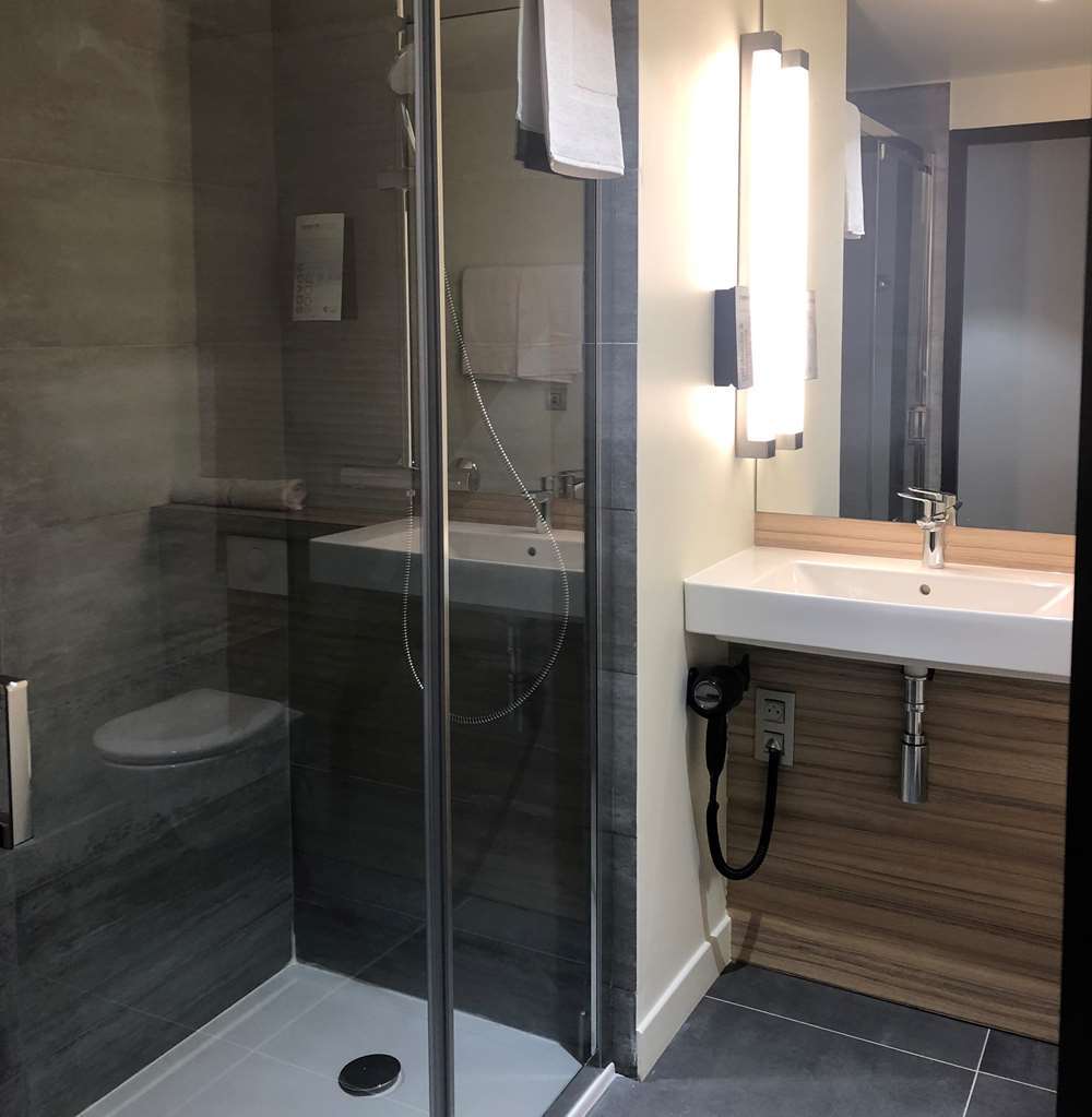 Campanile Marseille Est - Aubagne Hotel Стая снимка