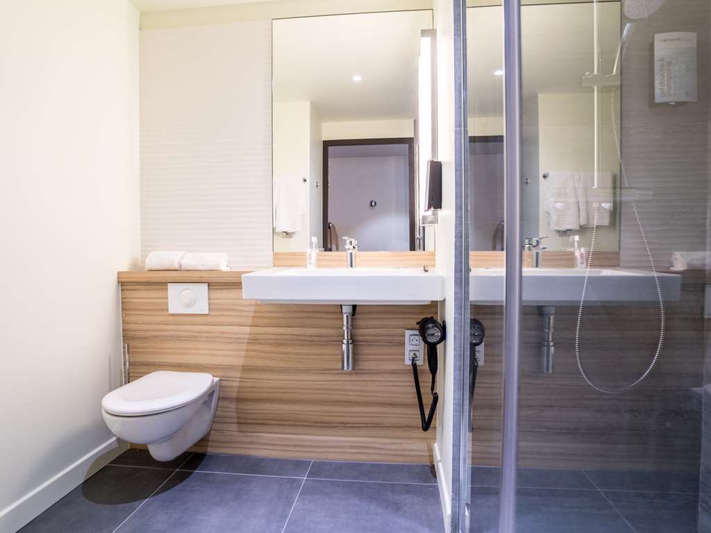 Campanile Marseille Est - Aubagne Hotel Стая снимка