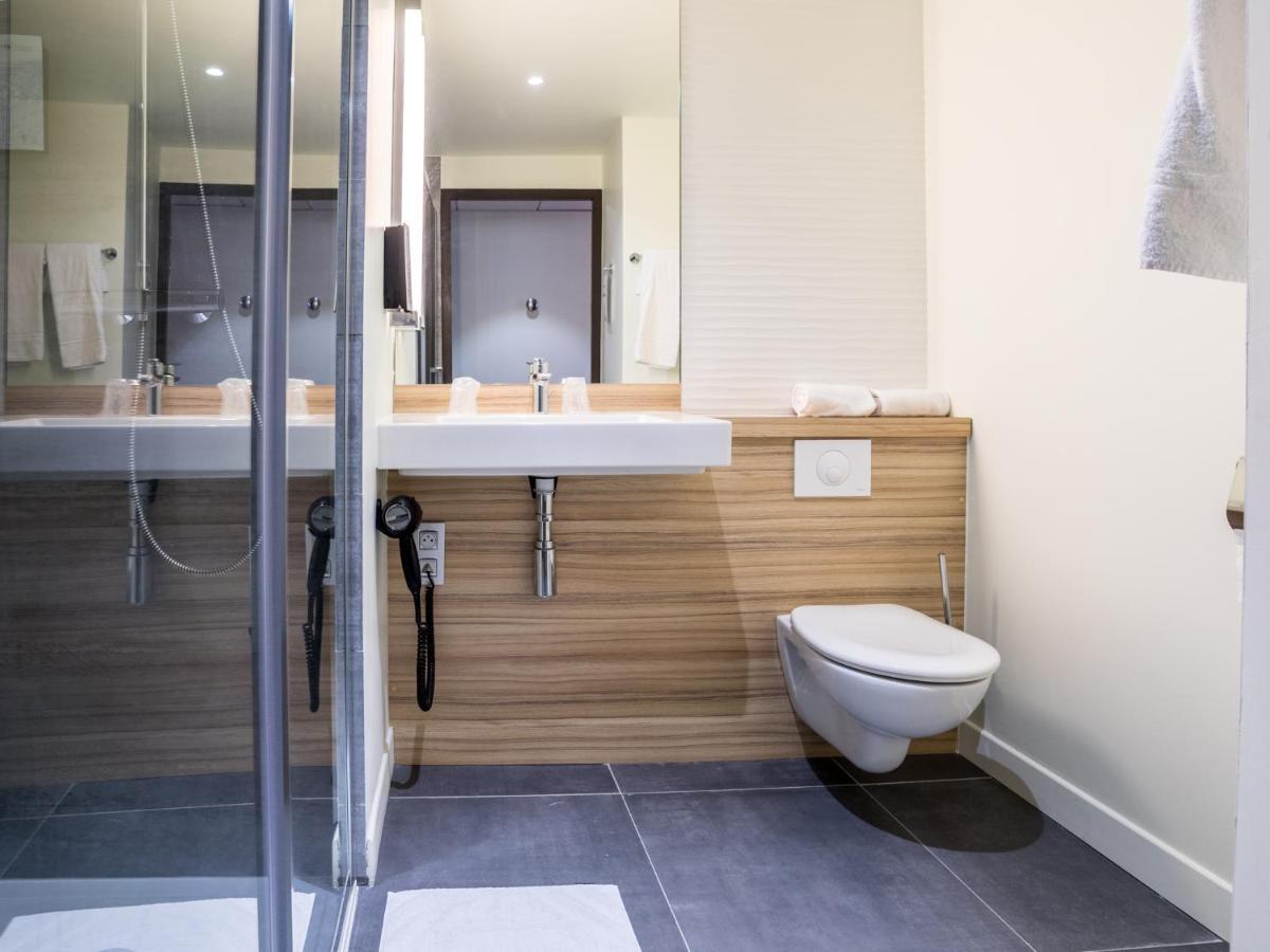Campanile Marseille Est - Aubagne Hotel Екстериор снимка